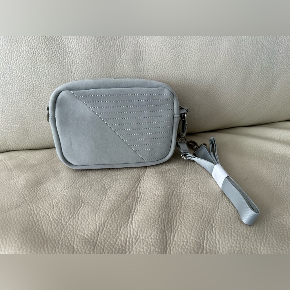 VOORAY Sidekick Moto Crossbody Bag - Picture 3 of 8